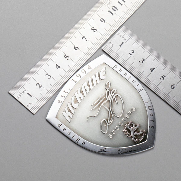 Namnskylt av metall i aluminium