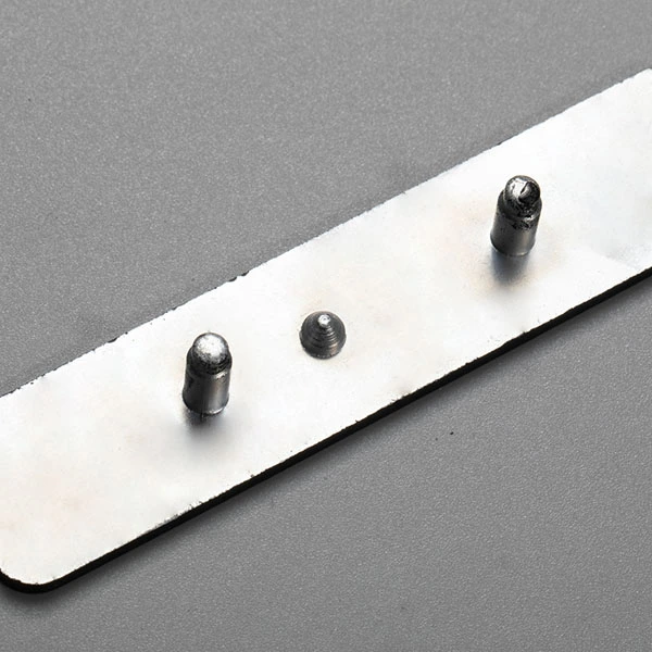 Logotypplatta i metall