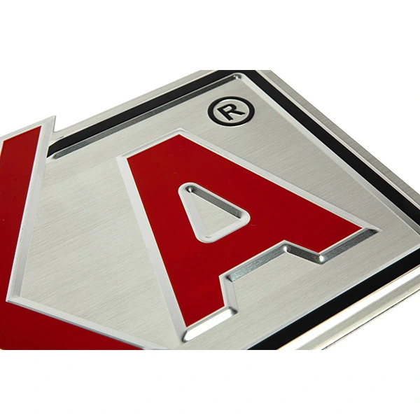 Aluminiumgraverade namnskyltar
