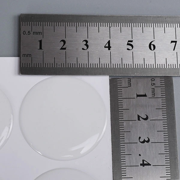 Tillverkad i Kina Högkvalitativ tecknad design självhäftande 3D Epoxi-logotyp Resin Dome Namnskylt