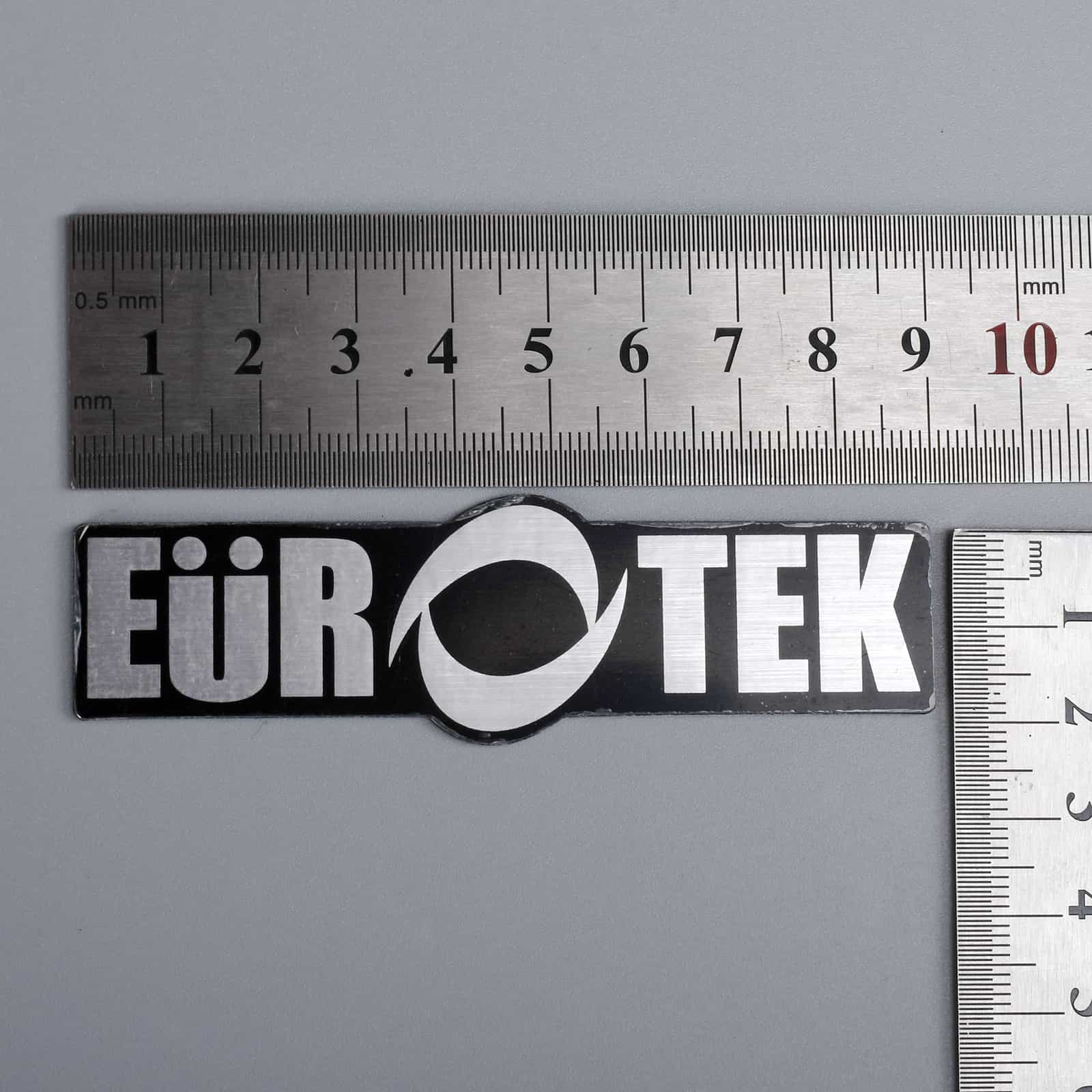 tryckt namnskylt av metall i aluminium