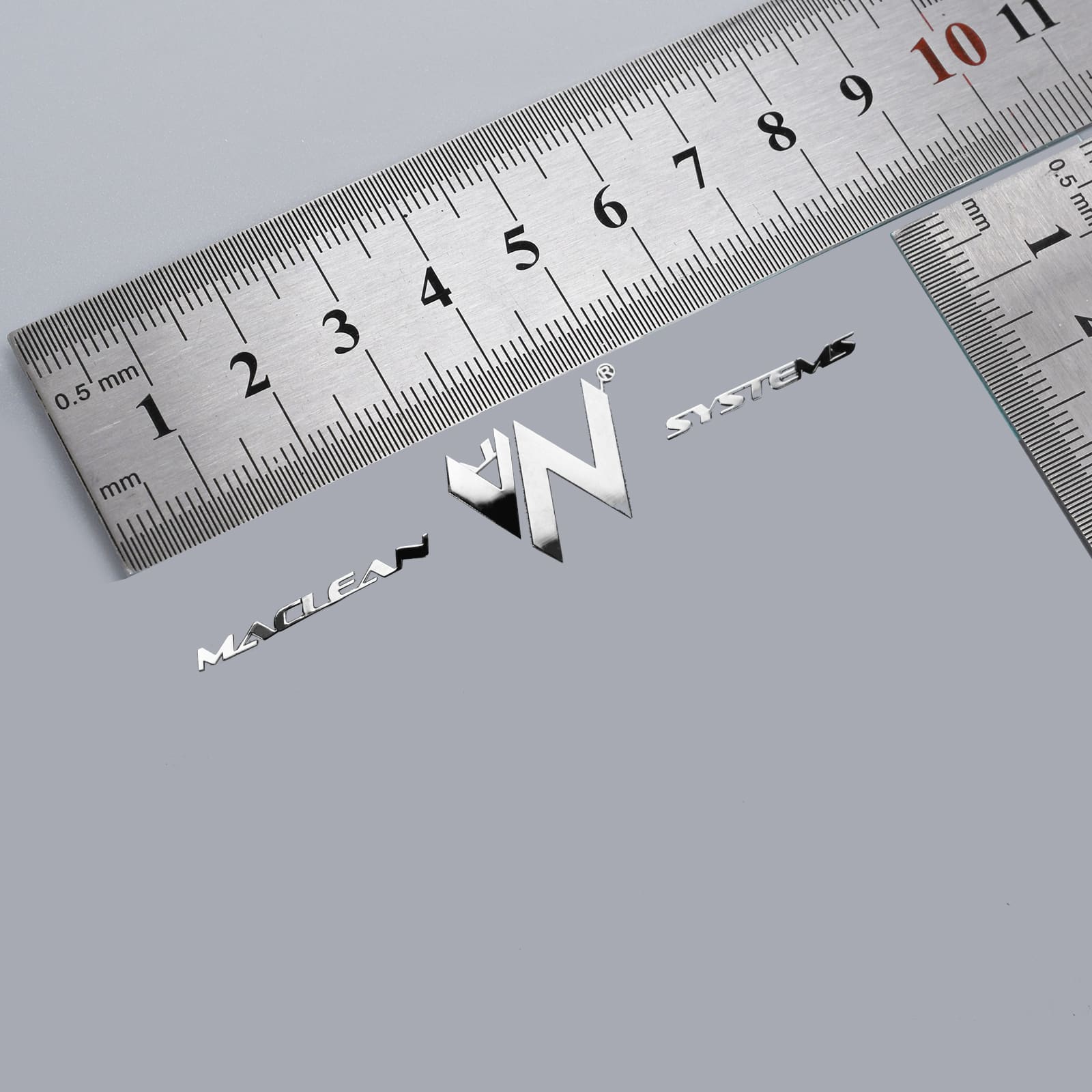 Präglad Nickel Sticker Logotyp