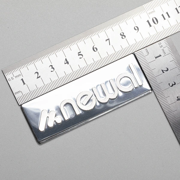 Logotyp aluminiumklistermärke