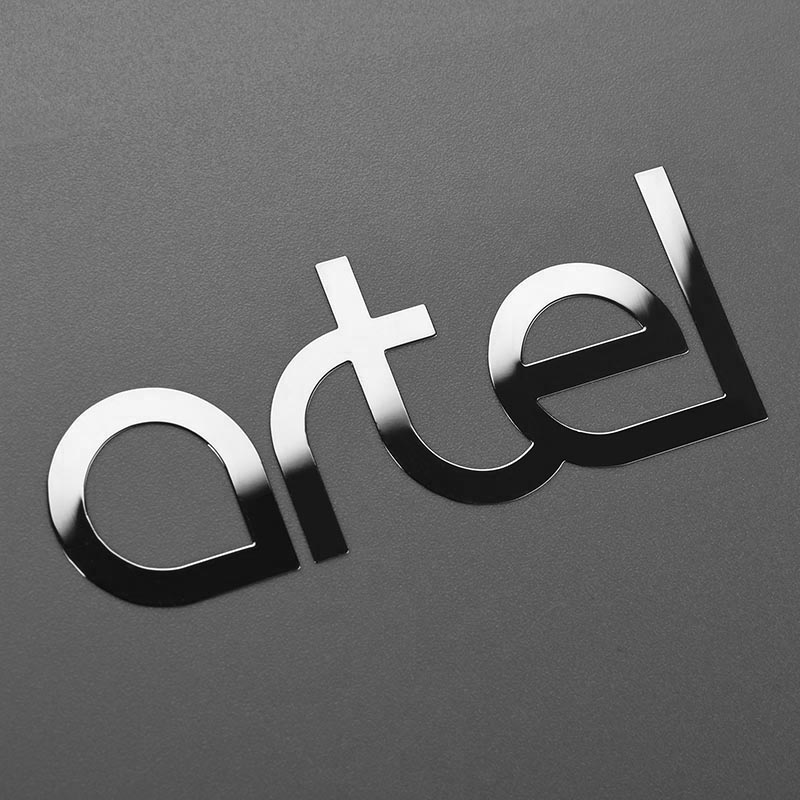 Metall klistermärke Logotyp